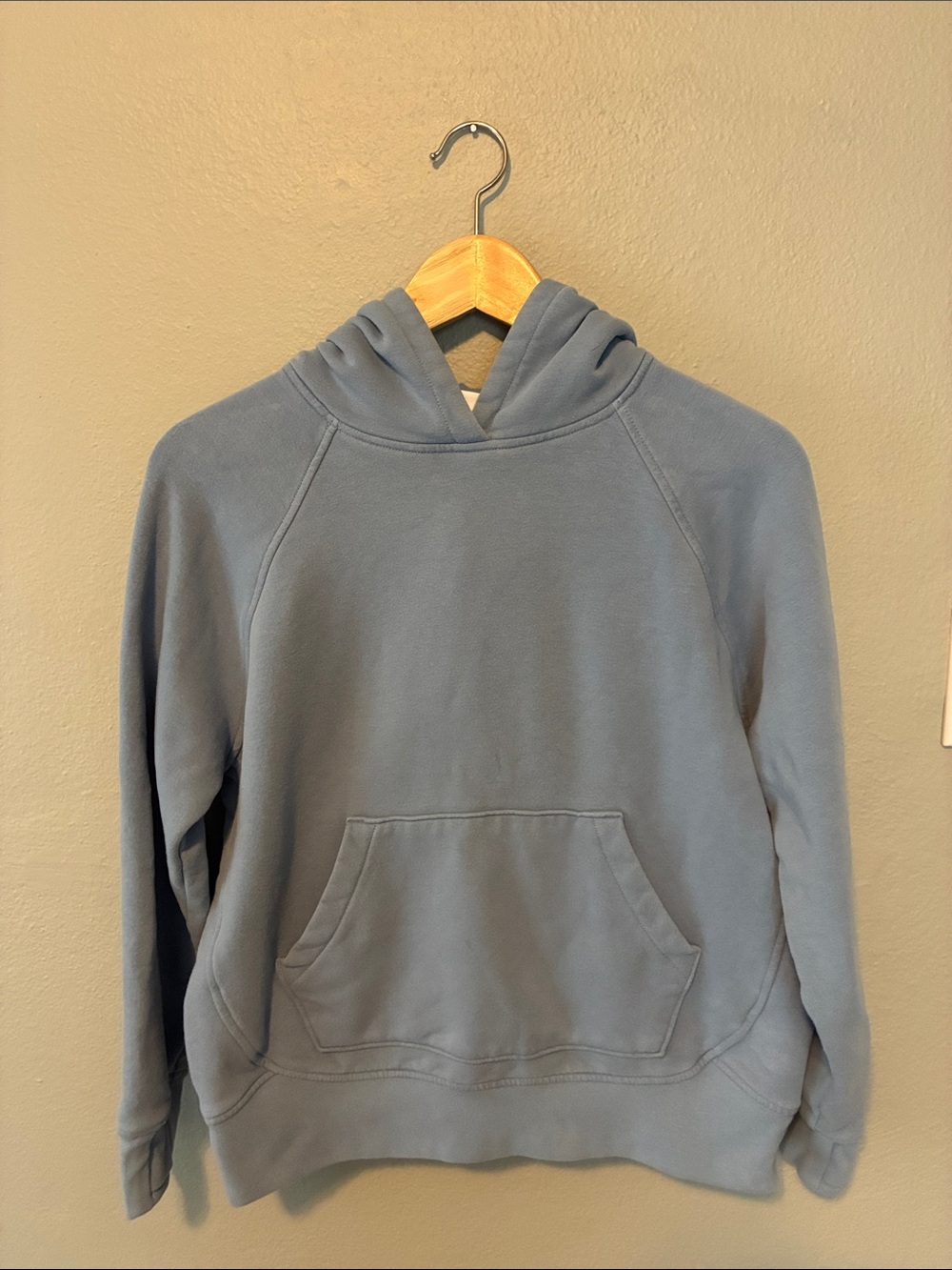 Athleta Girl’s Blue Classic Pullover Hoodie With Kangaroo Pockets Large 12